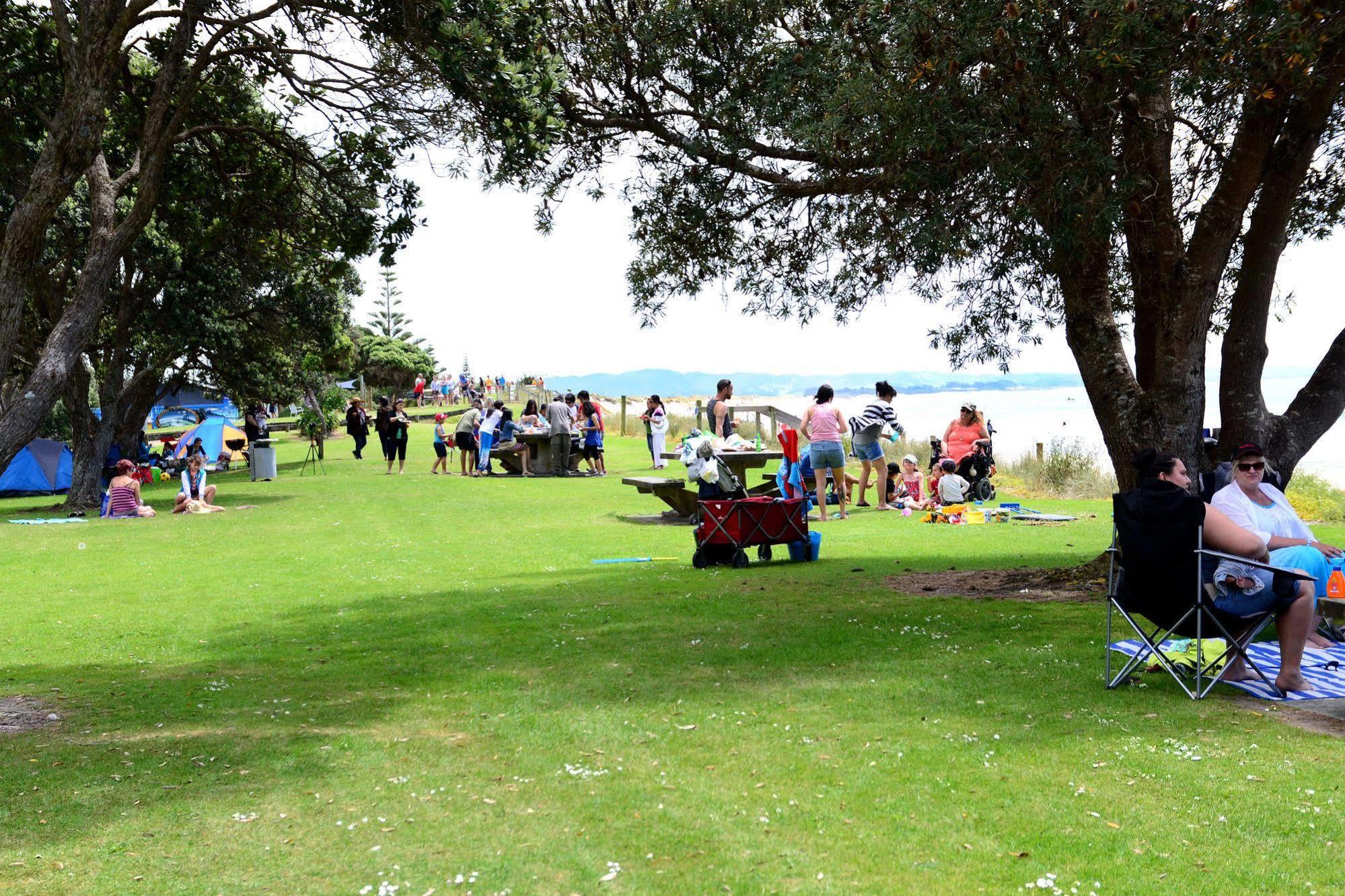 Camp Waipu Cove Hotel Eksteriør billede